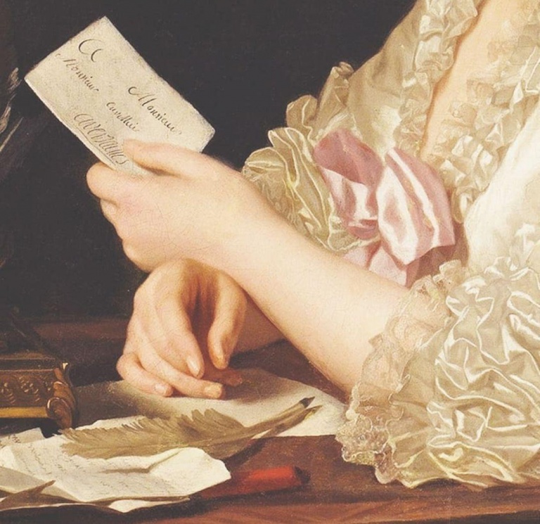 Голая блондинка читает любовное письмо